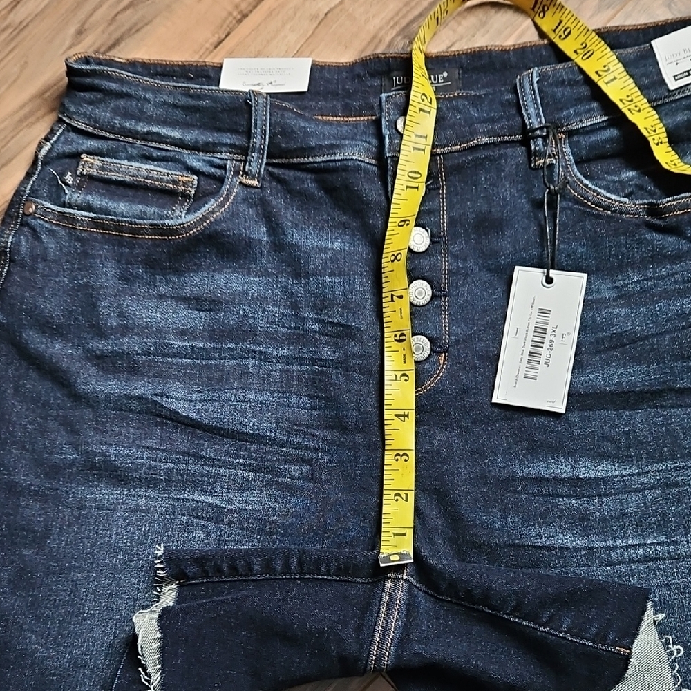 Judy Blue High Waist Dark Indigo Blue Denim Women's Shorts NWT 3XL - Picture 8 of 13